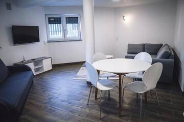 Фото номера Дом с 1 спальней Дома для отпуска Villa Tower Nad Jeziorem Nyskim г. Skorochów 17