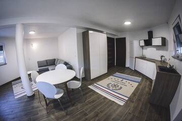 Фото номера Дом с 1 спальней Дома для отпуска Villa Tower Nad Jeziorem Nyskim г. Skorochów 14