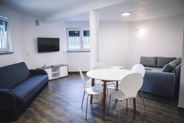 Фото номера Дом с 1 спальней Дома для отпуска Villa Tower Nad Jeziorem Nyskim г. Skorochów 20