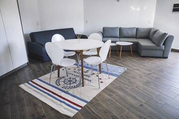 Фото номера Дом с 1 спальней Дома для отпуска Villa Tower Nad Jeziorem Nyskim г. Skorochów 7