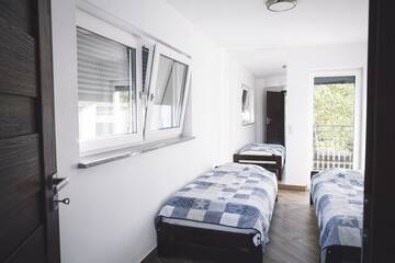 Фото номера Дом с 1 спальней Дома для отпуска Villa Tower Nad Jeziorem Nyskim г. Skorochów 13