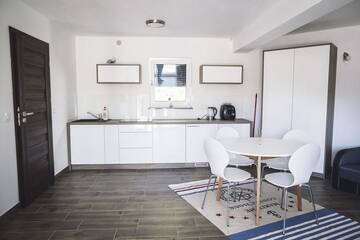 Фото номера Дом с 1 спальней Дома для отпуска Villa Tower Nad Jeziorem Nyskim г. Skorochów 8