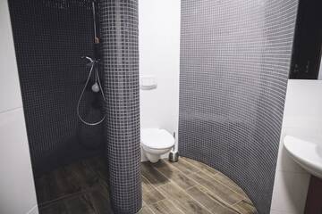 Фото номера Дом с 1 спальней Дома для отпуска Villa Tower Nad Jeziorem Nyskim г. Skorochów 4